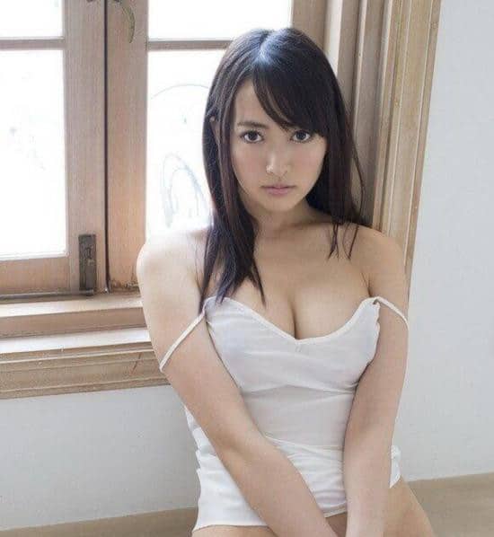 Câu chuyện của Risa Tachibana: Bị cưỡng hiếp năm 17 tuổi cho tới ngã rẽ thành siêu sao phim 18+ - Ảnh 3.