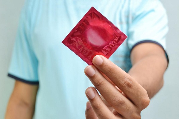 Sử dụng bao cao su giúp tránh thai và hạn chế các bệnh lây nhiễm qua đường tình dục hiệu quả
