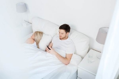 vợ chồng ngủ chung giường nhưng không quan hệ tình dục.