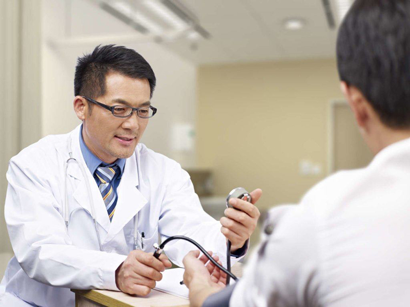 Người bệnh nên trình bày chính xác, trung thực tình trạng sức khỏe của mình với bác sĩ để quá trình thăm khám diễn ra suôn sẻ và nhanh chóng.