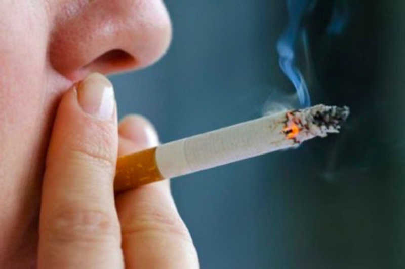 Nam giới nên hạn chế hút thuốc lá vì nó ảnh hưởng xấu đến sức khỏe tình dục