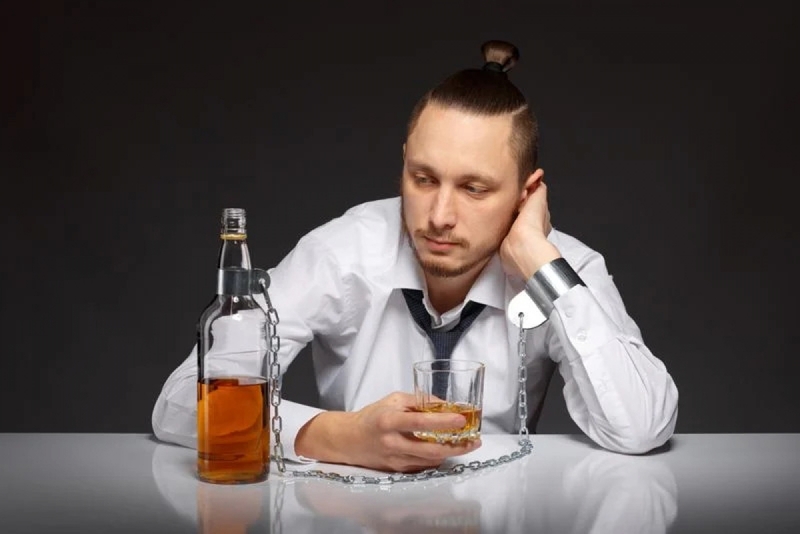 Rượu và chất kích thích có thể gây tổn thương dây thần kinh và giảm ham muốn tình dục
