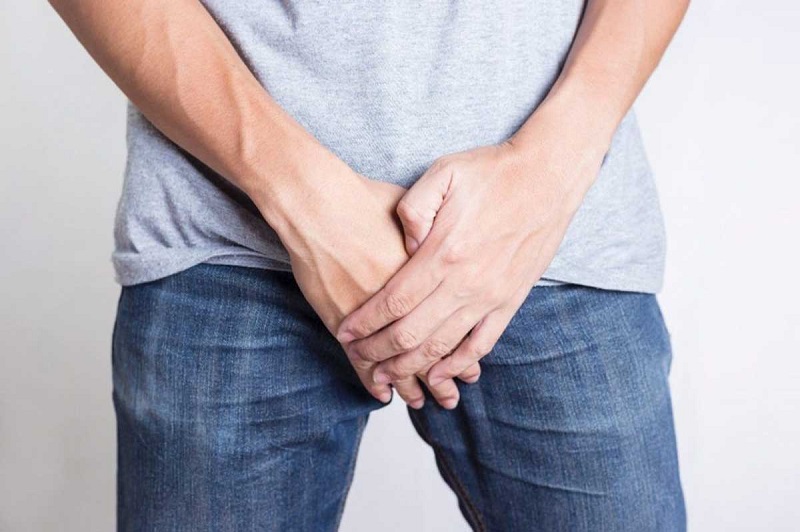 Tổn thương vùng kín do va chạm có thể khiến nam giới bị đau tinh hoàn nhưng không sưng