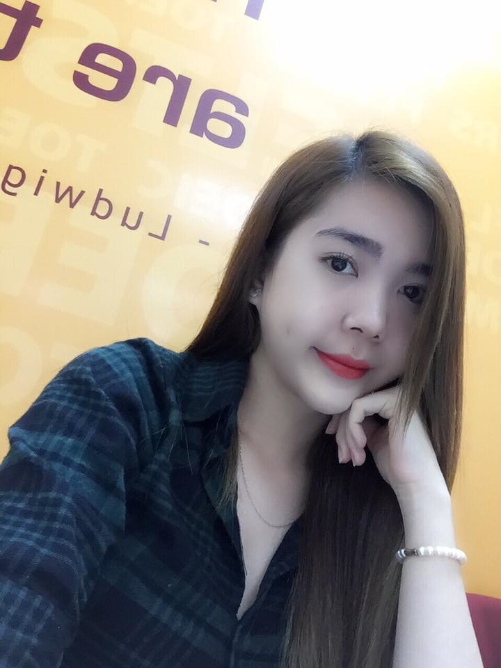 Tiếp viên hàng không Bamboo Airways Dương Nguyễn Hà Mi