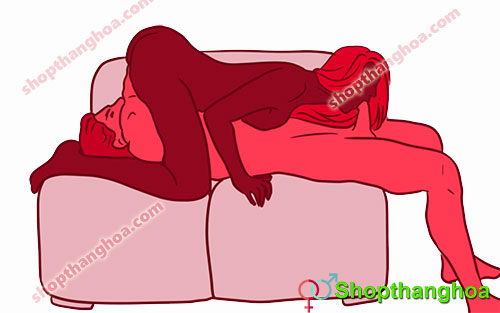 tư thế quan hệ tình dục bằng miệng trên ghế sofa
