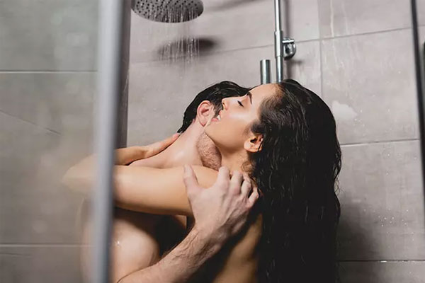 Quan hệ tình dục trong phòng tắm mang đến những trải nghiệm thú vị