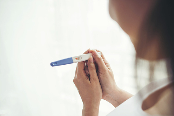 Sử dụng bao cao su giúp ngăn chặn tình trạng mang thai ngoài ý muốn